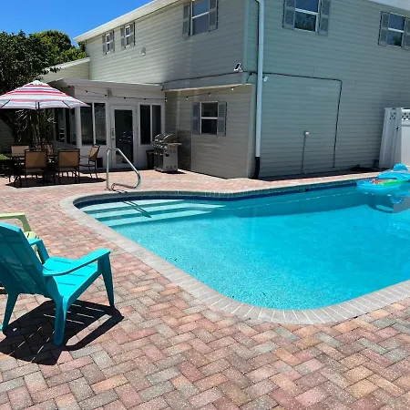 Poolside Paradise & Beach Bound Seminole Exterior photo